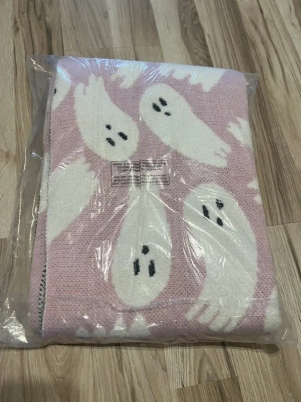 Spooky Night Halloween Pink and White Ghost Halloween Throw, NEW